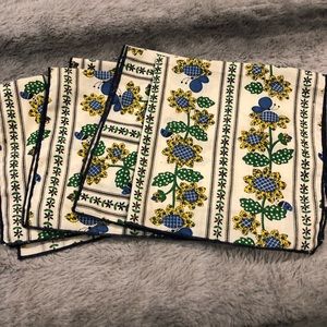 4 set square table napkins or use as placemats